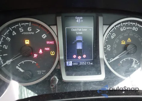 2017 Toyota Tacoma Sr5 V6 z USA, uszkodzony, nr VIN 3TMAZ5CN7HM043144